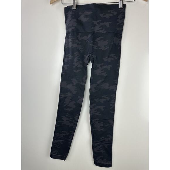 SPANX Look At Me Now Seamless Camo Print Leggings Comfort Stretch Spanx Small - Picture 7 of 10